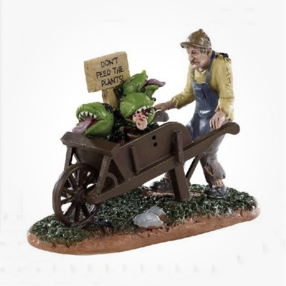 Lemax GARDEN Of EATEN WORKER # 92732 Halloween Spooky Town Village Figurine NEW